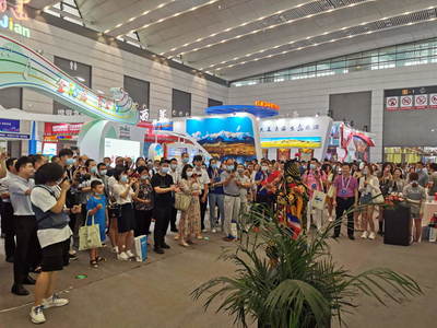 四川文旅組團亮相西安旅博會，向古都“送安逸”